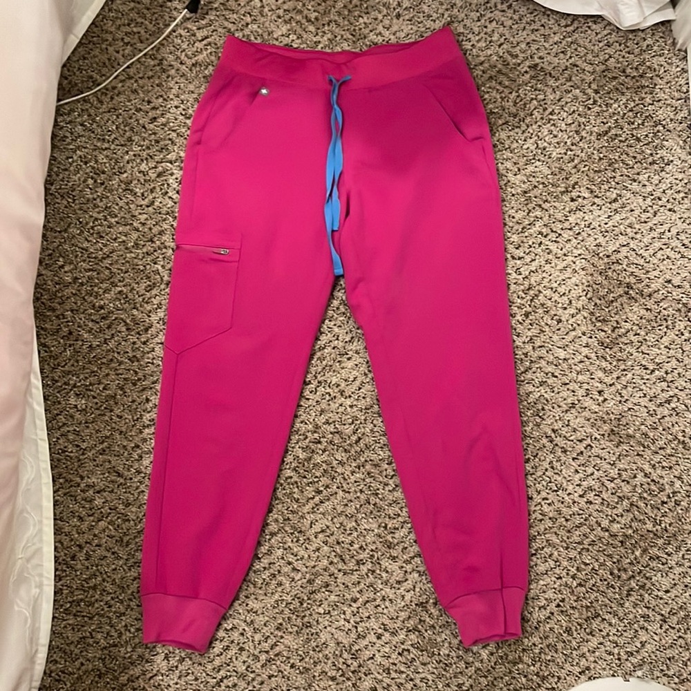 Raspberry sorbet figs zamora joggers